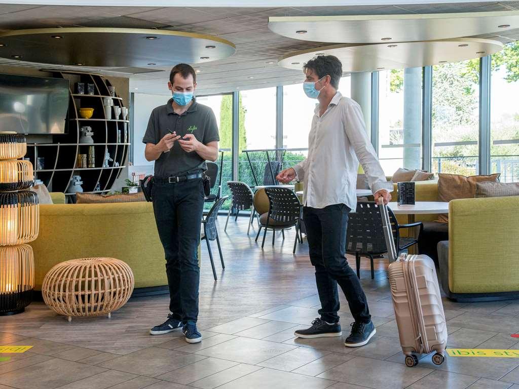 Ibis Styles Pertuis Portes Du Luberon Exterior photo