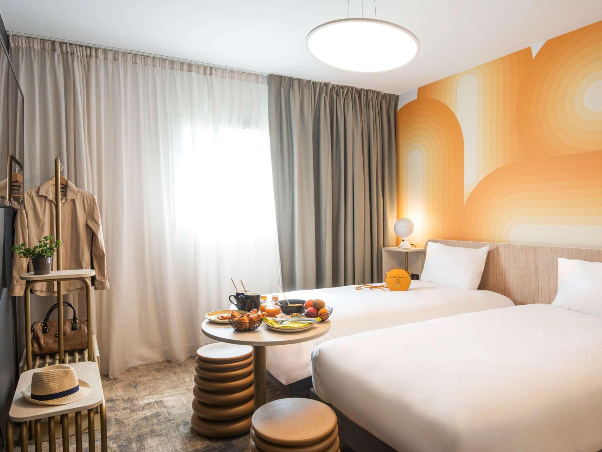 Ibis Styles Pertuis Portes Du Luberon Exterior photo